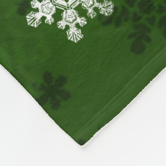 Green Santa's Sleigh and Rentier Fleece Blanket (Ecke)