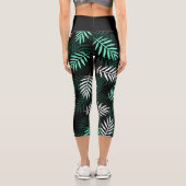 Green Schwarz-weiß Tropical Palm Blätter Muster Capri Leggings (Rückseite)