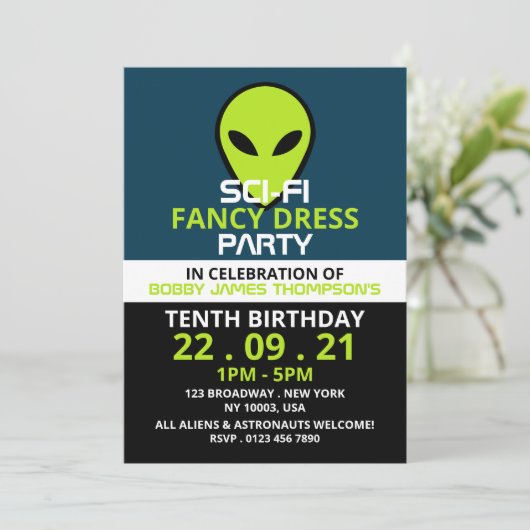 Green Sci-fi-Alien, Geburtstag Einladung (Stehend Vorderseite)