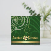 Green Scroll Kleeblatt St Patrick's Day Hochzeit Einladung (Stehend Vorderseite)