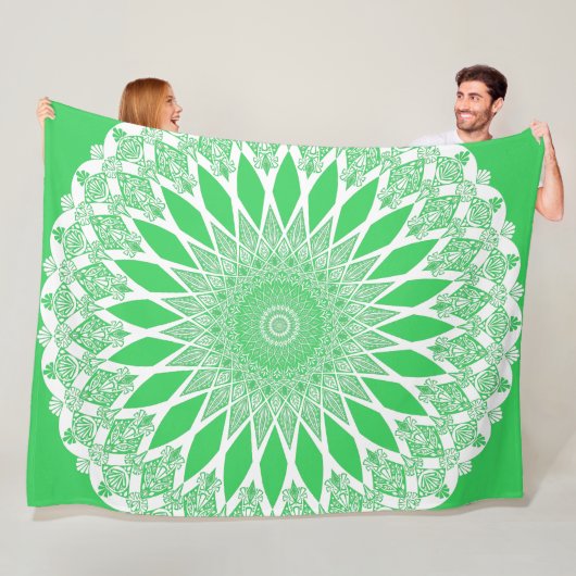 Green Seedling Tristyns Mandala Fleecedecke (Beispiel)