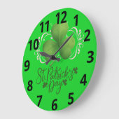 Green Shamrock St. Patrick's Day Wall Clock Große Wanduhr (Winkel)