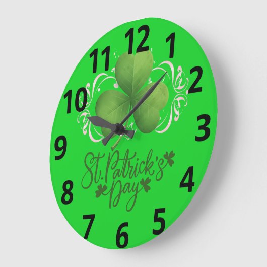 Green Shamrock St. Patrick's Day Wall Clock Große Wanduhr (Winkel)