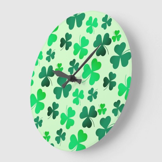 Green Shamrok Clover Pattern Große Wanduhr (Winkel)