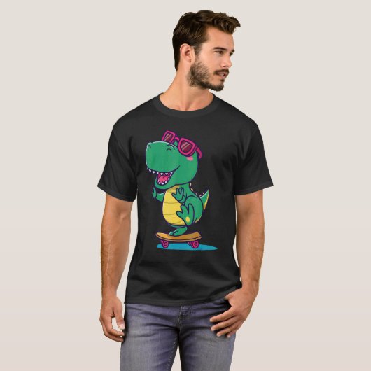 Green Skateboard Rex Dinosaur T-Shirt (Vorne ganz)