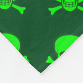 Green Skull und Crossbones Blanken mit benutzerdef Fleecedecke (Ecke)