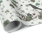 Green Skull und Rose Pattern St Patricks Day Goth Geschenkpapier (Rolleneckpunkt)