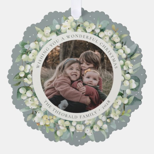Green Snowberry+Eucalyptus Christmas Wreath Photo Ornament Karte (Vorderseite)