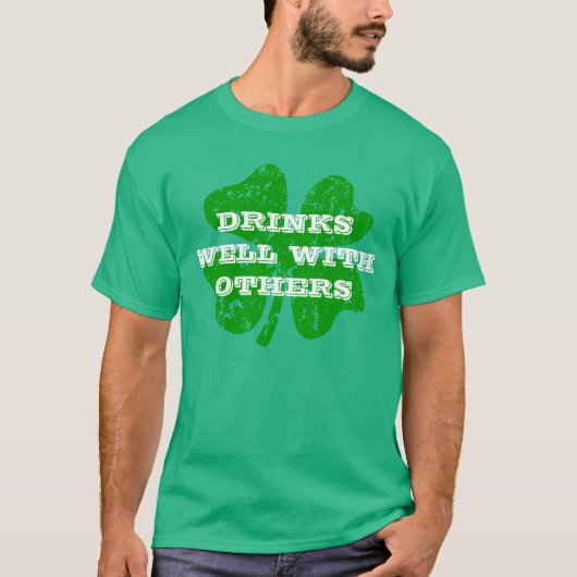 Green St Patricks Day | Gut trinken mit anderen T-Shirt (Vorderseite)