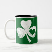 Green St Patricks Day Irish Patty's Heart Kleeblat Zweifarbige Tasse (Links)