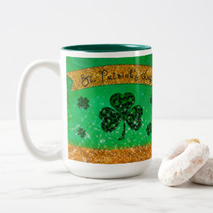 Green St. Patrick's Day mit Kleeblatt und Glitzer Zweifarbige Tasse