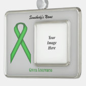 Green Standard Ribbon Tmpl(H-O) von Kenneth Yoncic Rahmen-Ornament Silber (Links)