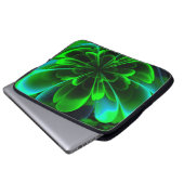 Green Stilized Corolla Bent Up Petals Laptopschutzhülle (Vorne Knopf)
