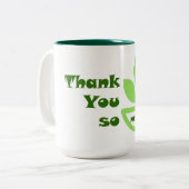 Green Tea Cheers: Danke Matcha Zweifarbige Tasse (Vorderseite Links)