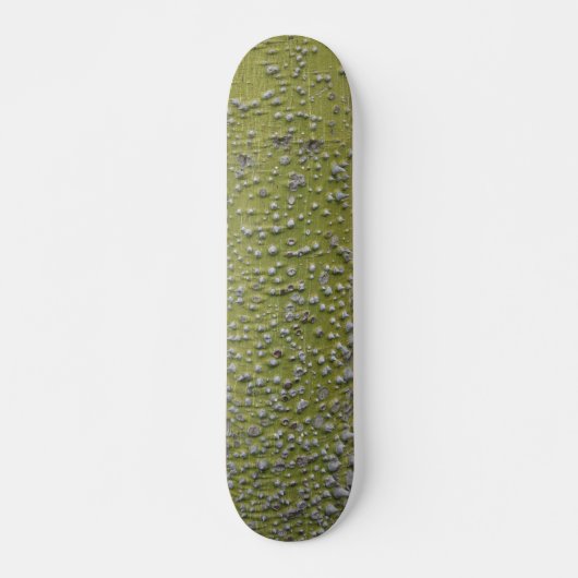 Green Thorned Tree Trunk Skateboard (Vorne)