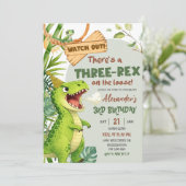 Green Three Rex On The Loose Third Birthday Einladung (Stehend Vorderseite)