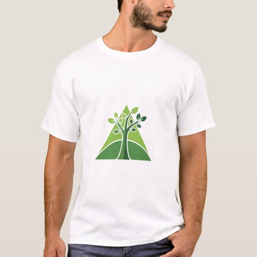 Green Tree Triangle Nature Lover Minimalist Tee (Vorderseite)