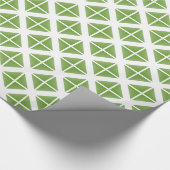Green Trendy Triangle Pattern Geschenkpapier (Ecke)