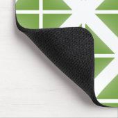 Green Trendy Triangle Pattern Mousepad (Ecke)