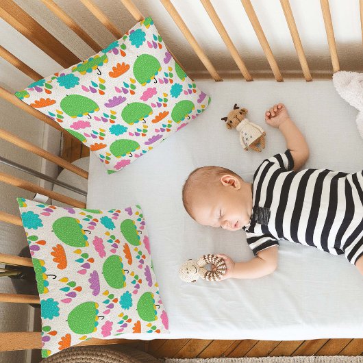 Green Umbrellas with Clouds and Raindrops Kissen
