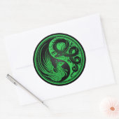 Green und Black Dragon Phoenix Yin Yang Runder Aufkleber (Umschlag)
