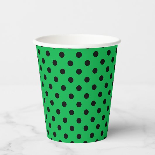 Green und Black Polka Dots Pappbecher (Vorderseite)