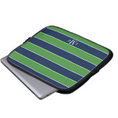 Green und Blue Rugby Stripes Mit Monogramm Laptopschutzhülle (Vorne Knopf)