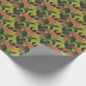 Green und Brown Camouflage Pattern Geschenkpapier (Ecke)