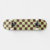 Green und Brown Geo Kariert Skateboard (Horizontal)