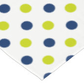 Green und Navy Blue Polka Punkte auf Weiß Tischdecke (Schrägansicht)