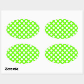 Green und White Polka Dots Ovaler Aufkleber (Blatt)