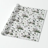 Green und White Skull Pattern St Patricks Day Goth Geschenkpapier (Ungerollt)