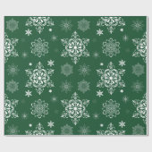 Green und White Snowflake Muster Geschenkpapier (Flach)