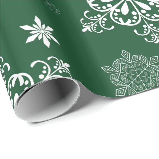 Green und White Snowflake Muster Geschenkpapier (Rolleneckpunkt)