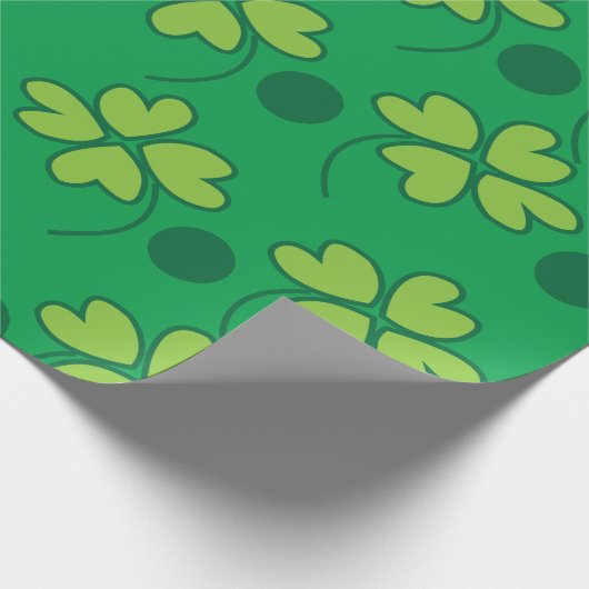 Green Vierblättriges Kleeblatt St Patricks Day Geschenkpapier (Ecke)