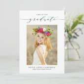 Green Whimsical Script 2022 Foto Abschluss Ankündigung (Stehend Vorderseite)