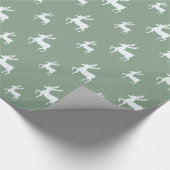 Green White Christmas Deer Geschenkpapier (Ecke)