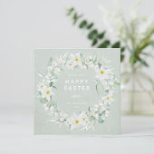 Green + White Floral Wreath Happy Oaster Flat Card Einladung (Stehend Vorderseite)