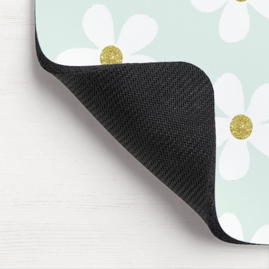 Green White Simple Daisy Gold Monogram Mousepad (Ecke)
