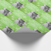 Green White Snowlfake Minimalistisches Foto Weihna Geschenkpapier (Ecke)