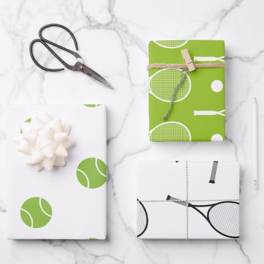 Green & White Tennis Thema Rackets Balls Muster Geschenkpapier Set (Vorderseite)