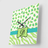 Green White Zebra Leopard Skin Monogram Initial Quadratische Wanduhr (Winkel)