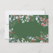 Green Winter Pine Berries Eucalyptus Wedding RSVP Karte (Rückseite)