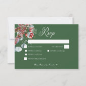 Green Winter Pine Berries Eucalyptus Wedding RSVP Karte (Vorderseite)
