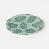 Green Winter Pinecones Pappteller (Schrägansicht)