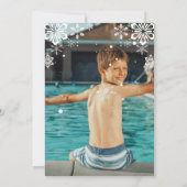 Green Winter Pool Geburtstagsparty Foto Einladung (Rückseite)