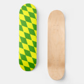 Green Yellow Harlequin Checkered Design Skateboard (Vorderseite)