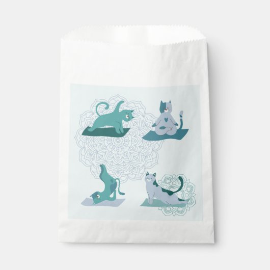 Green Yoga Cats Geschenktütchen (Vorderseite)