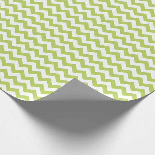 Green Zigzag, grün Zickzack, geometrisches Muster Geschenkpapier (Ecke)