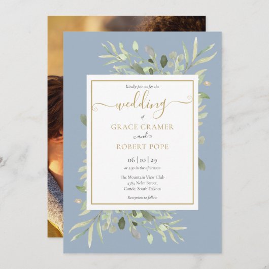 Greenery Dusty Blue Gold Script Foto Wedding Einladung (Vorne/Hinten)